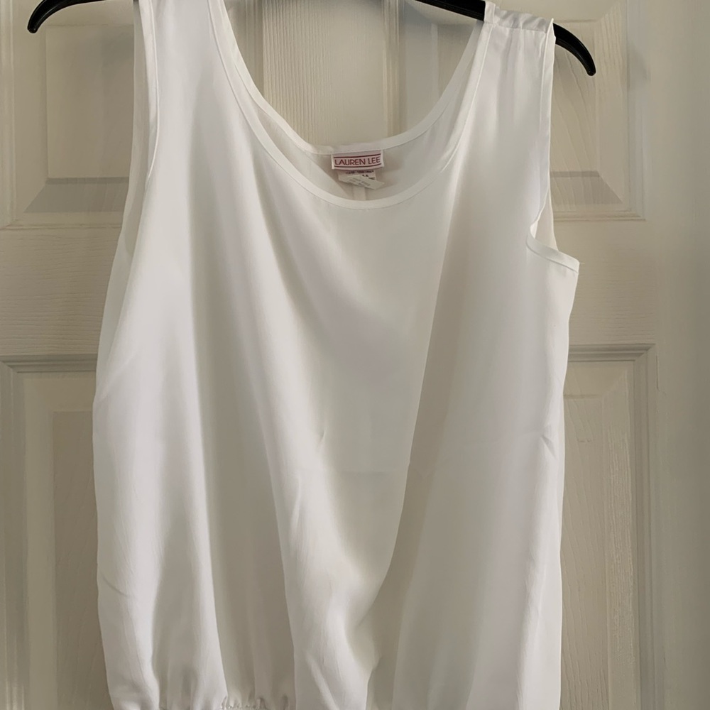 LAUREN LEE White Scoop Neck Sleeveless Tank